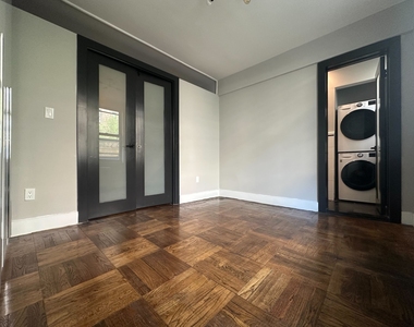 1BR in Sutton Place - Photo Thumbnail 3