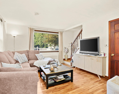 82 Garden Drive - Photo Thumbnail 4