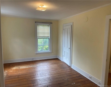 33 Main Street - Photo Thumbnail 12