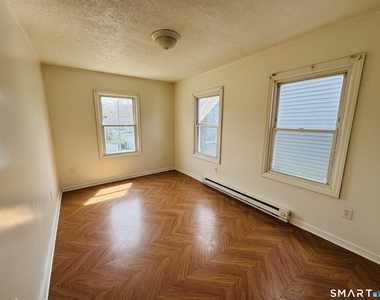 260 Bunker Avenue - Photo Thumbnail 2