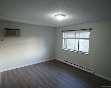 188 Moreland Avenue - Photo Thumbnail 8