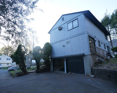 188 Moreland Avenue - Photo Thumbnail 7