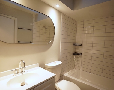 188 Moreland Avenue - Photo Thumbnail 5