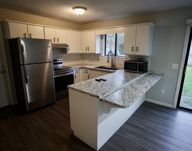 188 Moreland Avenue - Photo Thumbnail 1