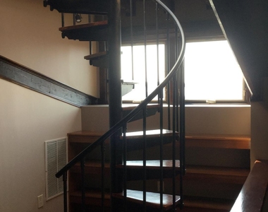 9 River Street - Photo Thumbnail 12