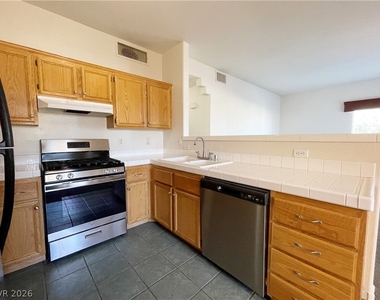 2110 Los Feliz Street - Photo Thumbnail 6