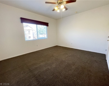 2110 Los Feliz Street - Photo Thumbnail 13