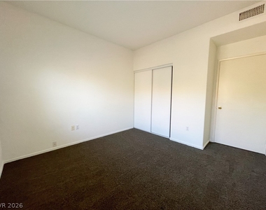 2110 Los Feliz Street - Photo Thumbnail 15