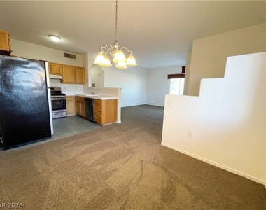 2110 Los Feliz Street - Photo Thumbnail 5