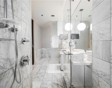 4381 W Flamingo Road - Photo Thumbnail 7