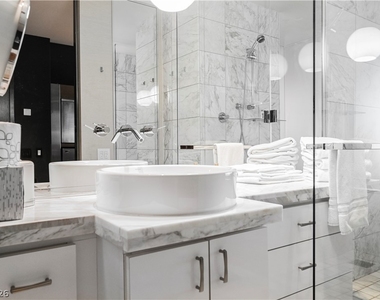 4381 W Flamingo Road - Photo Thumbnail 6