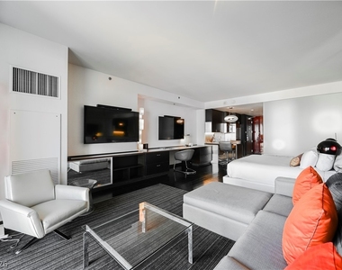 4381 W Flamingo Road - Photo Thumbnail 4