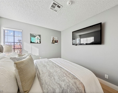 449 Rutherford Circle - Photo Thumbnail 28