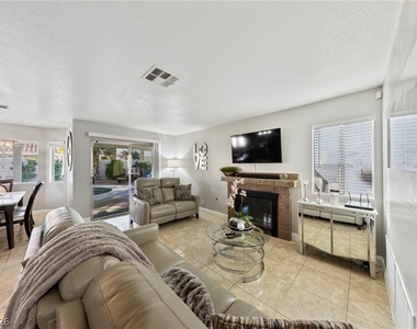 449 Rutherford Circle - Photo Thumbnail 13