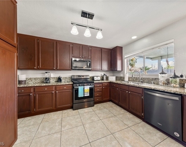 449 Rutherford Circle - Photo Thumbnail 16