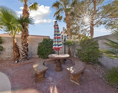 449 Rutherford Circle - Photo Thumbnail 4