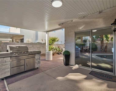 449 Rutherford Circle - Photo Thumbnail 3