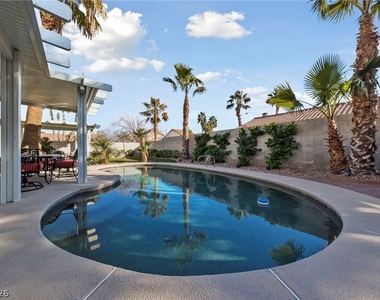 449 Rutherford Circle - Photo Thumbnail 8