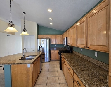 8244 Gilmore Avenue - Photo Thumbnail 10