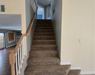 8244 Gilmore Avenue - Photo Thumbnail 24