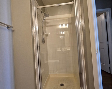 8244 Gilmore Avenue - Photo Thumbnail 21