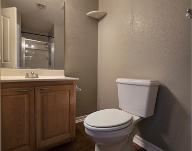 8244 Gilmore Avenue - Photo Thumbnail 19