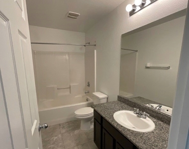 1051 Admiral Emblem Street - Photo Thumbnail 13