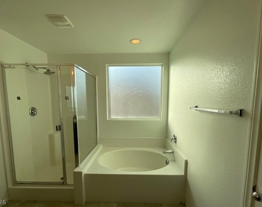 1051 Admiral Emblem Street - Photo Thumbnail 17