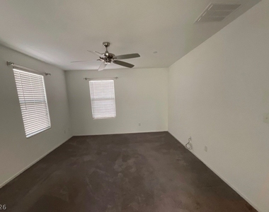1051 Admiral Emblem Street - Photo Thumbnail 12