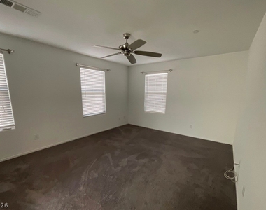 1051 Admiral Emblem Street - Photo Thumbnail 10