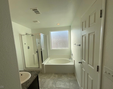 1051 Admiral Emblem Street - Photo Thumbnail 16