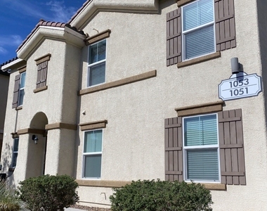 1051 Admiral Emblem Street - Photo Thumbnail 2