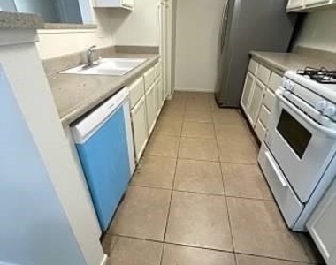 4865 S Torrey Pines Drive - Photo Thumbnail 10