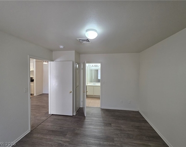 4865 S Torrey Pines Drive - Photo Thumbnail 41