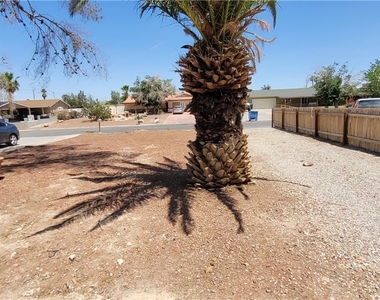 4341 San Mateo Street - Photo Thumbnail 4