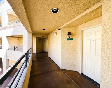270 E Flamingo Road - Photo Thumbnail 4