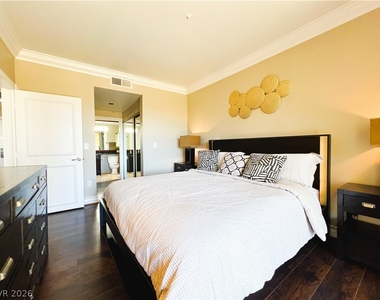 270 E Flamingo Road - Photo Thumbnail 43