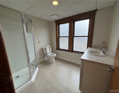 117 W Humboldt Parkway - Photo Thumbnail 10