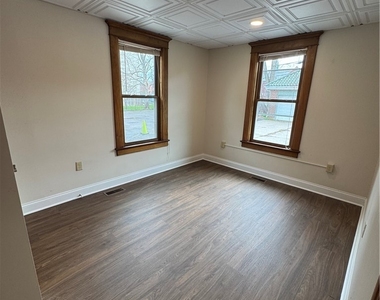 117 W Humboldt Parkway - Photo Thumbnail 9