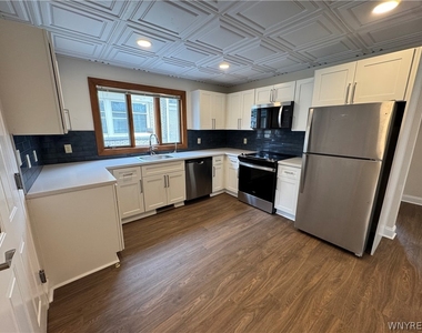 117 W Humboldt Parkway - Photo Thumbnail 3