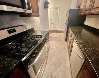 250 Fort Washington Avenue - Photo Thumbnail 3