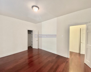 250 Fort Washington Avenue - Photo Thumbnail 16
