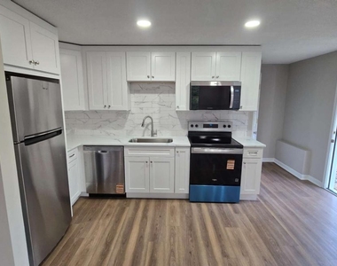 3025 Mangum Drive - Photo Thumbnail 3