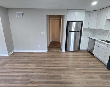 3025 Mangum Drive - Photo Thumbnail 5