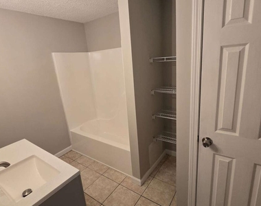 3025 Mangum Drive - Photo Thumbnail 14