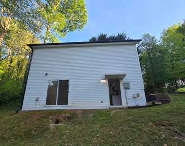 3025 Mangum Drive - Photo Thumbnail 17
