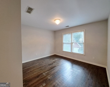 2242 Lenox Walk Ne - Photo Thumbnail 33