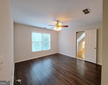 2242 Lenox Walk Ne - Photo Thumbnail 37