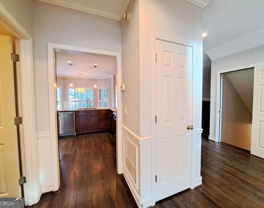 2242 Lenox Walk Ne - Photo Thumbnail 15