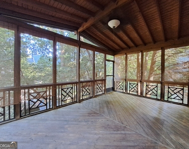 2242 Lenox Walk Ne - Photo Thumbnail 28